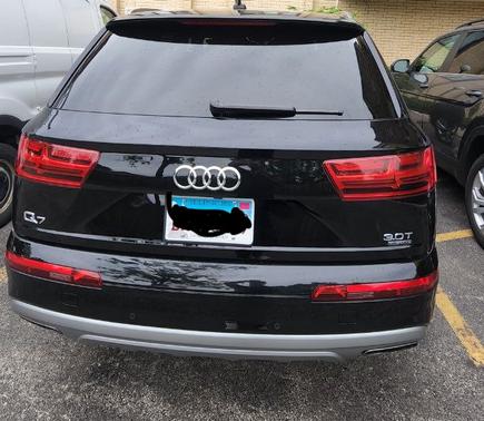Photo 2 of 4 of 2018 Audi Q7 3.0T Premium